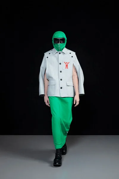 Look 15
